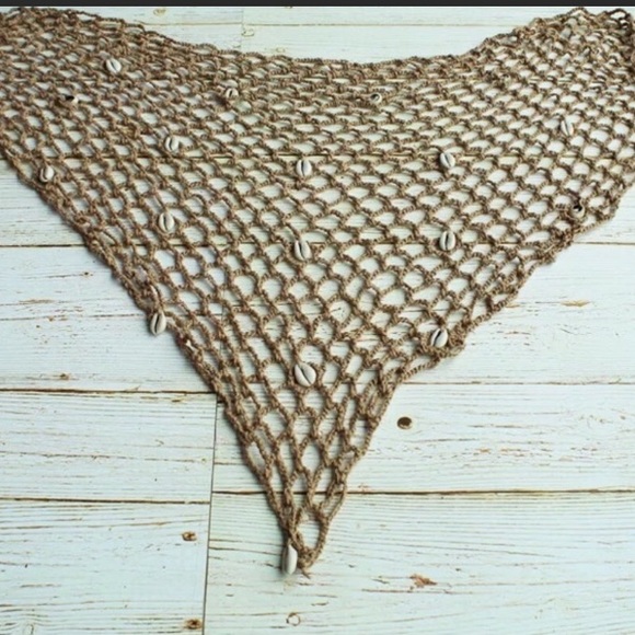 New! Crochet Mesh Triangle Sarong with Shells - Picture 12 of 12